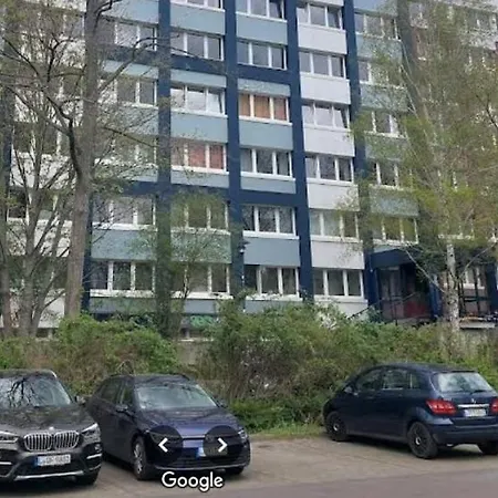 Staylonger Near Tram Stop Apartment